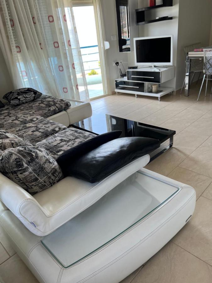 Marina House Апартаменти *